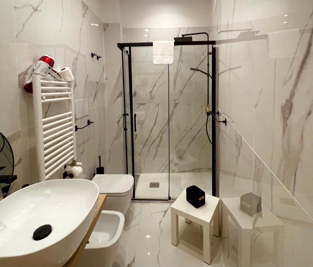 La Suite Di Dante Napoli Экстерьер фото